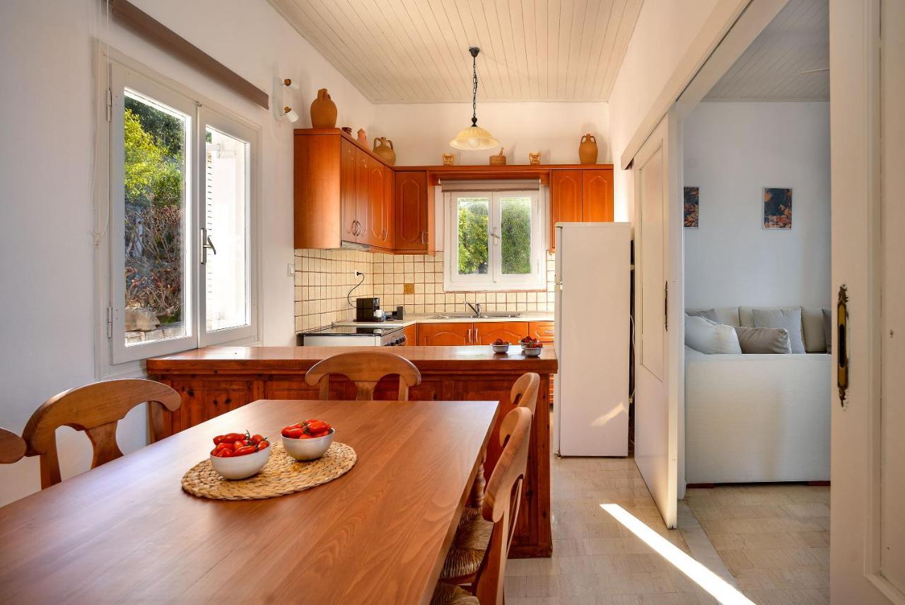 New! Paxoswhite Sea View Apartments & Studios! Gaios Exterior foto